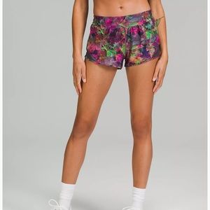Lulu lemon hotty hot low rise short